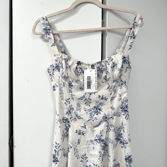 NWT Gorgeous white maxi dress with blue floral print, featuring a corset top. - Picture 3 of 5